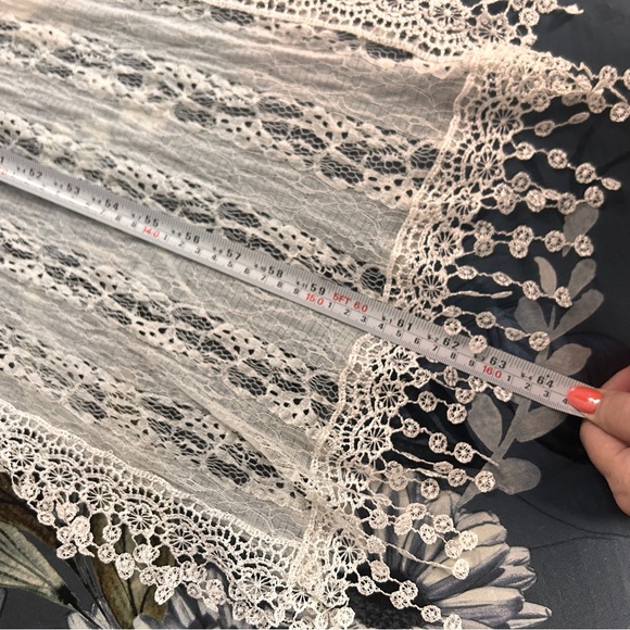 Beautiful scarf , from Burano, Italy - Picture 7 of 7